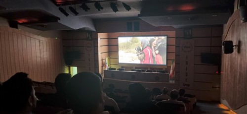 اكران فیلم سینمایی «دست ناپیدا» به مناسبت هفته دفاع مقدس
